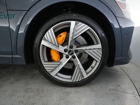 Used 2022 Audi e-tron Prestige AWD/4WD image 20