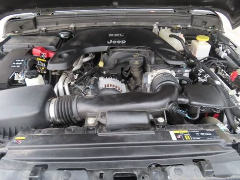 Used 2020 Jeep Gladiator Rubicon AWD/4WD image 13