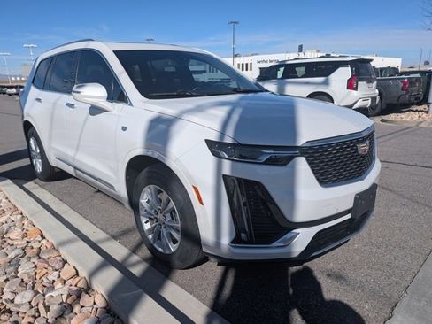 Used 2021 Cadillac XT6 Luxury image 3