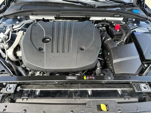 Certified 2025 Volvo V60 B5 Cross Country Plus AWD/4WD image 34