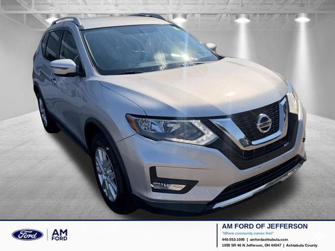 Used 2017 Nissan Rogue SV AWD/4WD image 1