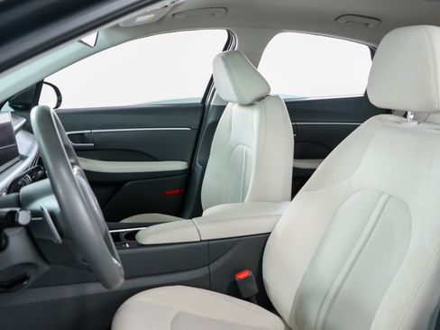 Used 2025 Hyundai Sonata SEL FWD image 23