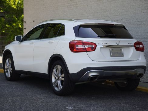 Used 2019 Mercedes-Benz GLA 250 4MATIC image 5