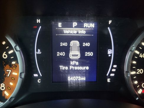 Used 2018 Jeep Renegade Sport w/ Power & Air Group image 35