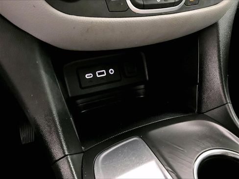 Used 2022 Chevrolet Equinox LS FWD image 26