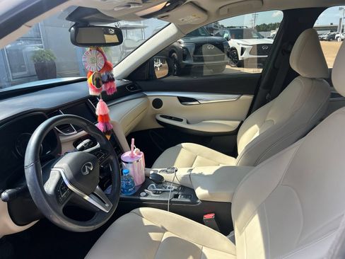 Certified 2021 INFINITI QX50 Luxe FWD image 17