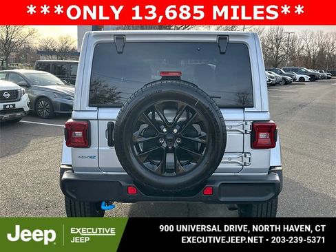 Used 2024 Jeep Wrangler Unlimited Sahara w/ Safety Group image 3