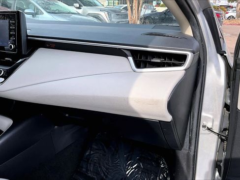 Used 2020 Toyota Corolla L image 17