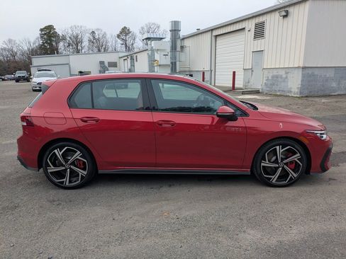 New 2026 Volkswagen GTI SE image 3