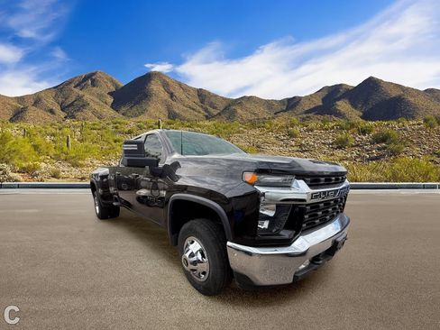 Used 2021 Chevrolet Silverado 3500 LT w/ Convenience Package AWD/4WD image 5