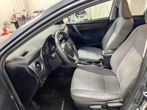 Used 2017 Toyota Corolla L image 18