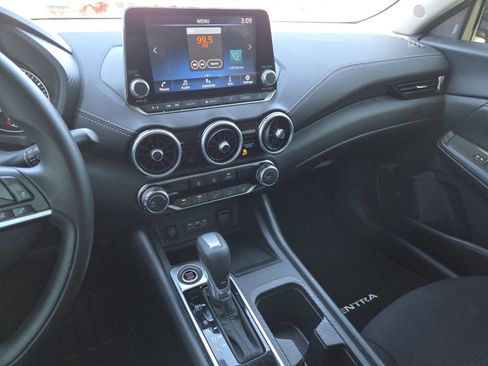 Used 2025 Nissan Sentra SV w/ Trunk Package image 23