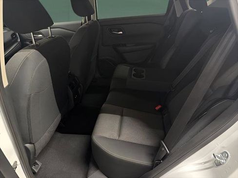Used 2024 Nissan Rogue SV FWD image 12