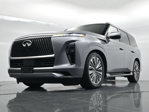 Used 2025 INFINITI QX80 Sensory AWD/4WD image 24