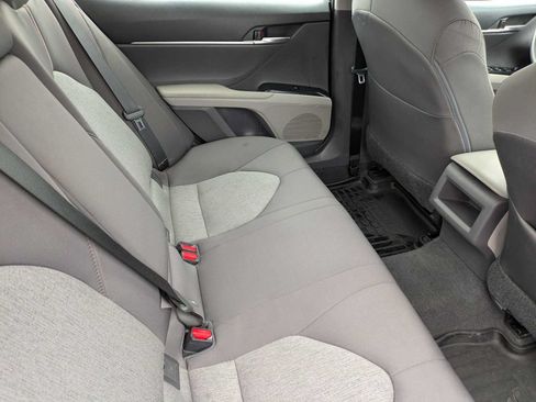 Used 2018 Toyota Camry LE FWD image 19