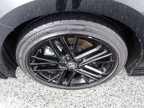 Used 2025 Toyota Camry SE FWD image 11