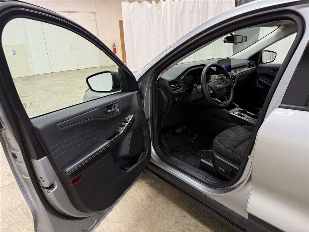 Used 2023 Ford Escape Active AWD/4WD image 8