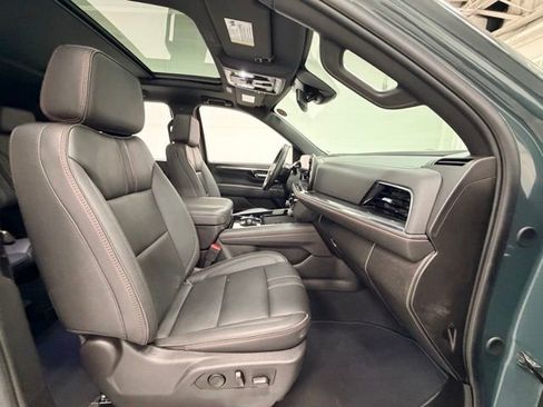 Certified 2025 Chevrolet Suburban RST w/ RST Capability Package AWD/4WD image 31
