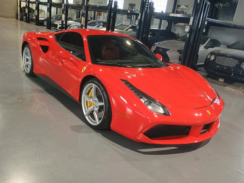 Used 2019 Ferrari 488 GTB RWD image 8