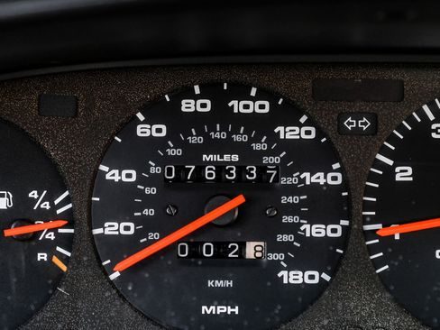 Used 1989 Porsche 944 Turbo RWD image 18