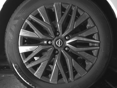 Used 2025 Nissan Altima 2.5 SV image 15