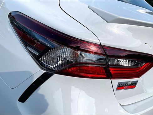 Used 2022 Toyota Camry SE FWD image 27