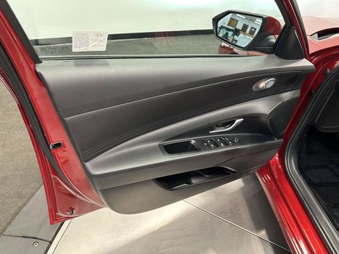 Certified 2024 Hyundai Elantra SE FWD image 13