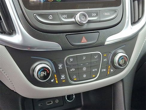 Used 2019 Chevrolet Equinox Premier image 12