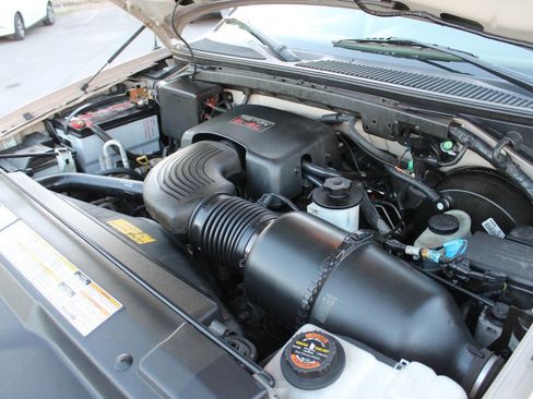 Used 1998 Ford Expedition XLT image 12