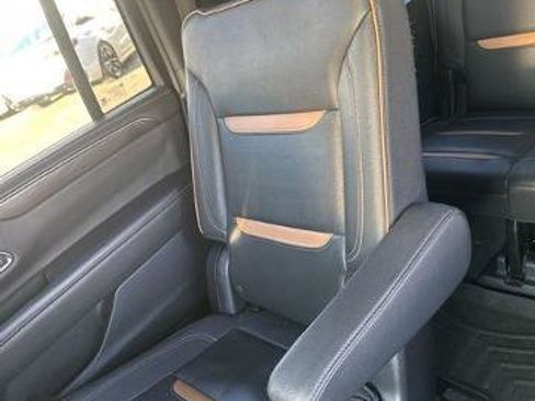 Used 2022 GMC Yukon XL AT4 image 21