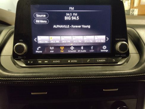 Used 2023 Nissan Rogue SV FWD image 25