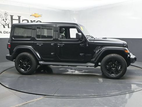 Used 2023 Jeep Wrangler Unlimited Sahara AWD/4WD image 49
