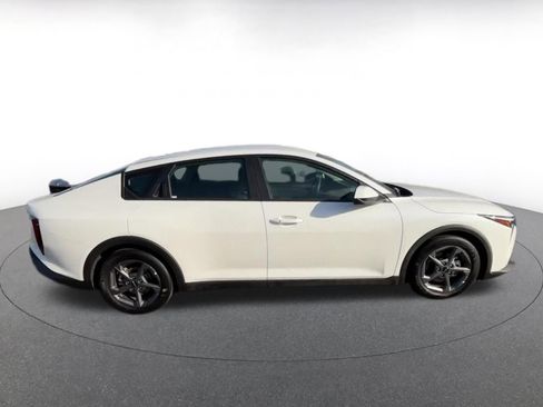 Used 2025 Kia K4 LXS image 15