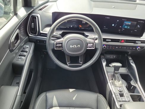 Used 2024 Kia Sorento S FWD image 16