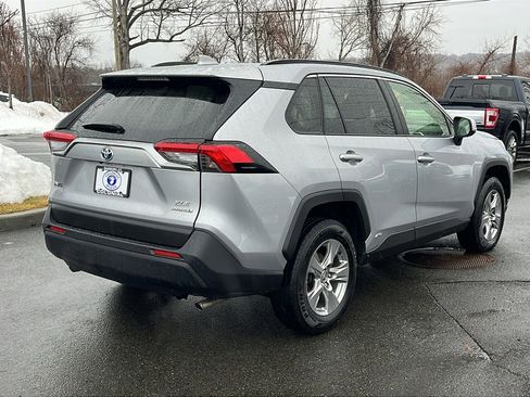 Used 2022 Toyota RAV4 XLE w/ Convenience Package image 4