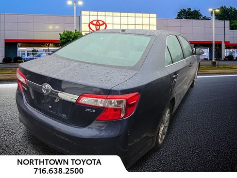 Used 2014 Toyota Camry XLE image 6