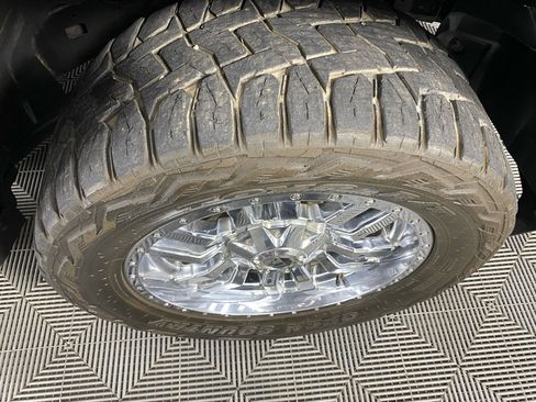 Used 2021 RAM 1500 Laramie AWD/4WD image 12