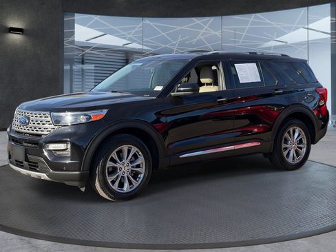 Used 2024 Ford Explorer Limited AWD/4WD image 2