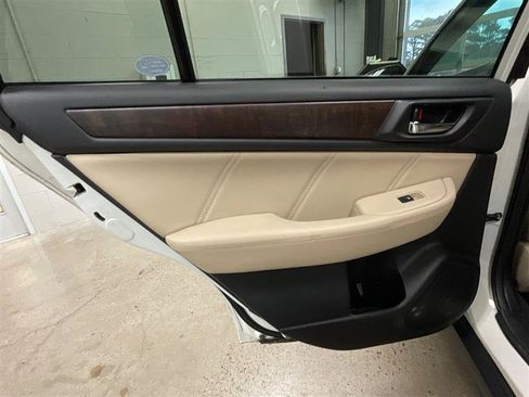 Used 2018 Subaru Outback 2.5i Limited AWD/4WD image 24