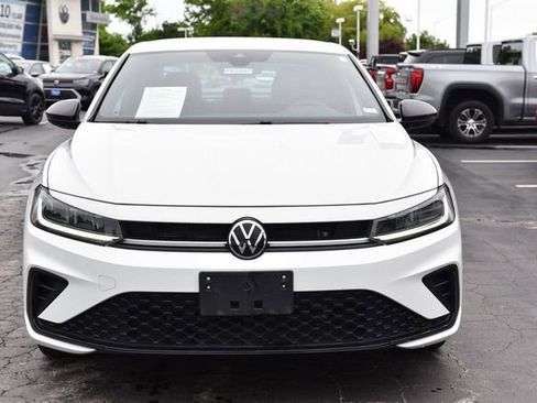 Used 2025 Volkswagen Jetta Sport FWD image 4
