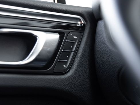 Certified 2023 Porsche Macan S AWD/4WD image 18