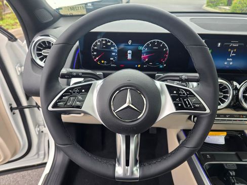 New 2026 Mercedes-Benz GLB 250 4MATIC image 14
