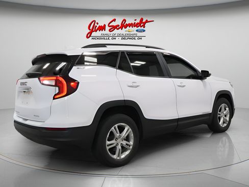 Used 2022 GMC Terrain SLE w/ Driver Convenience Package AWD/4WD image 5
