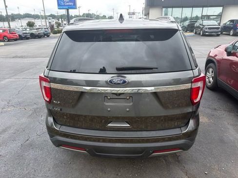 Used 2019 Ford Explorer XLT FWD image 5