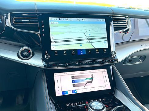 Used 2022 Jeep Grand Wagoneer Series III w/ Rear Seat Video Group 1 image 35