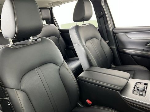 Certified 2025 MAZDA CX-90 3.3 Turbo w/ Preferred Package image 24