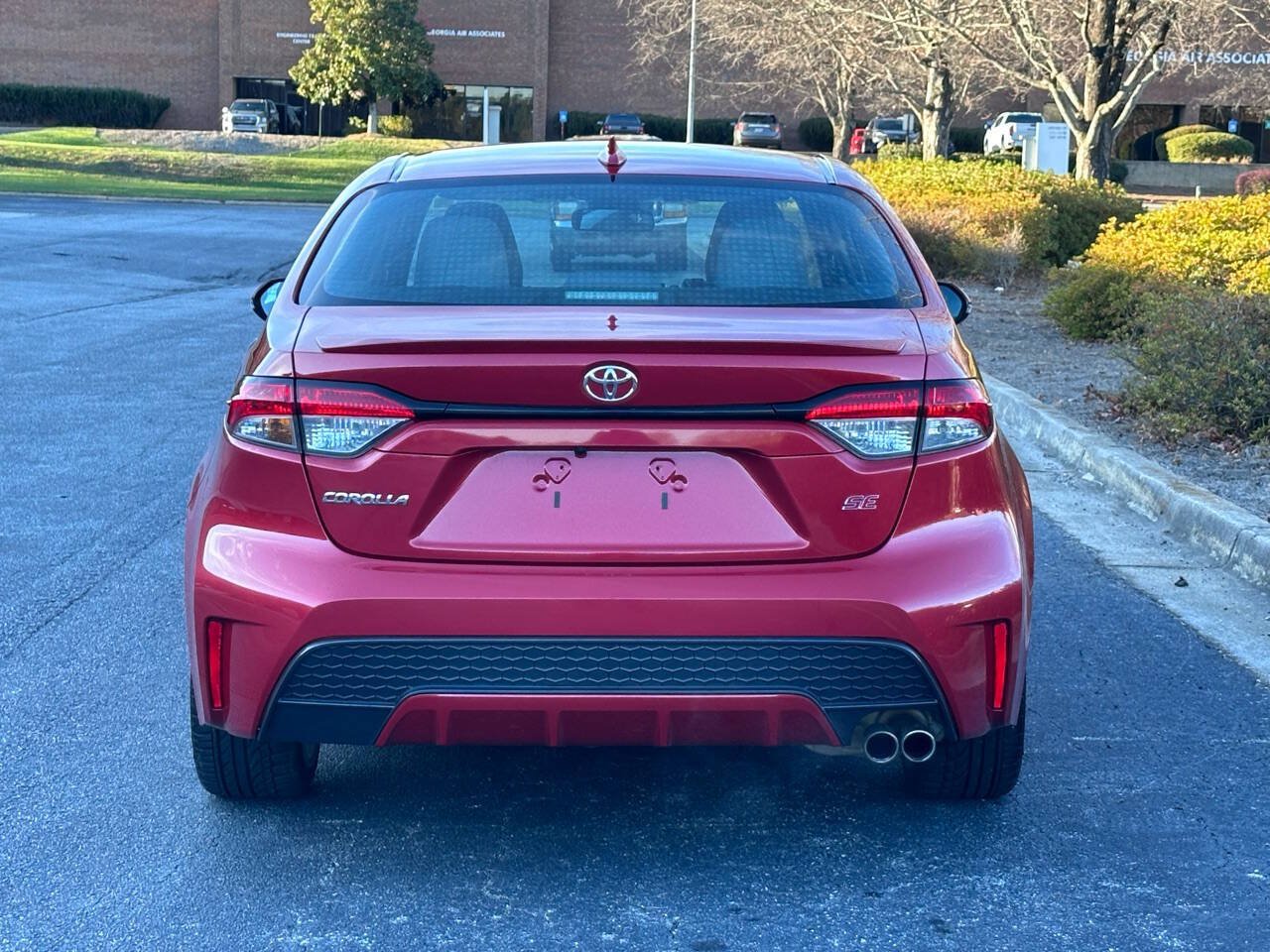 Used 2020 Toyota Corolla SE FWD image 4