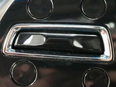 Used 2013 Cadillac XTS Premium image 26