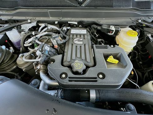 New 2026 RAM 3500 Big Horn AWD/4WD image 17