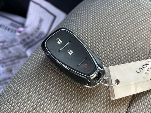 Used 2022 Chevrolet Traverse LS image 49